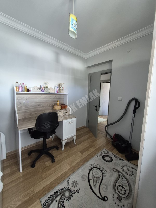 * AFYON ÜÇOK EMLAKTAN MAREŞAL FEVZİ ÇAKMAK MAH 3+1 110M² TEMİZ BAKIMLI SATILIK DAİRE *
