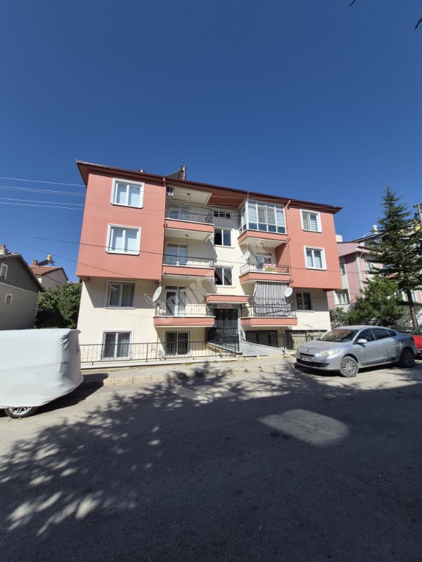 * AFYON ÜÇOK EMLAKTAN MAREŞAL FEVZİ ÇAKMAK MAH 3+1 110M² TEMİZ BAKIMLI SATILIK DAİRE *