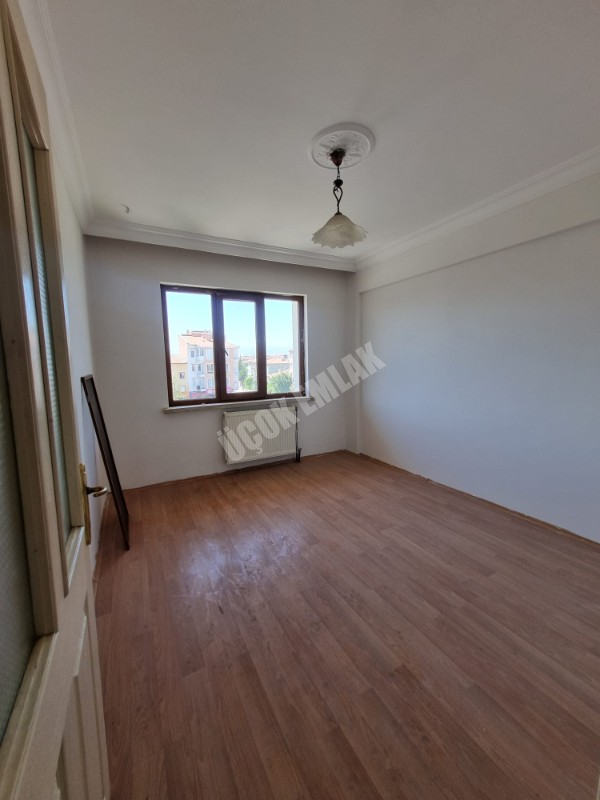 * AFYON ÜÇOK EMLAKTAN EŞREFPAŞA MAH 3+1 115M² GENİŞ BAKIMLI SATILIK DAİRE *