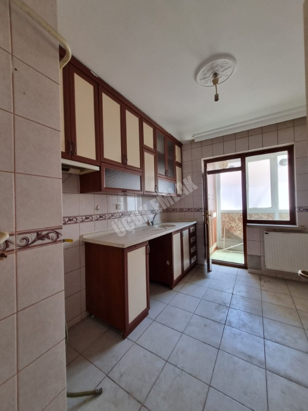 * AFYON ÜÇOK EMLAKTAN EŞREFPAŞA MAH 3+1 115M² GENİŞ BAKIMLI SATILIK DAİRE *