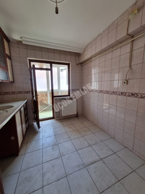 * AFYON ÜÇOK EMLAKTAN EŞREFPAŞA MAH 3+1 115M² GENİŞ BAKIMLI SATILIK DAİRE *