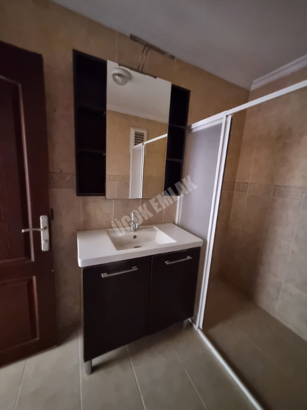 * AFYON ÜÇOK EMLAKTAN SELÇUKLU MAH 3+1 120M² GENİŞ TEMİZ BAKIMLI KİRALIK DAİRE *