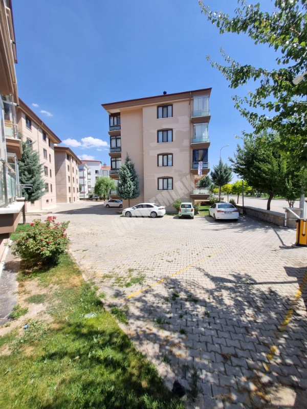 * AFYON ÜÇOK EMLAKTAN SELÇUKLU MAH 3+1 120M² GENİŞ TEMİZ BAKIMLI KİRALIK DAİRE *