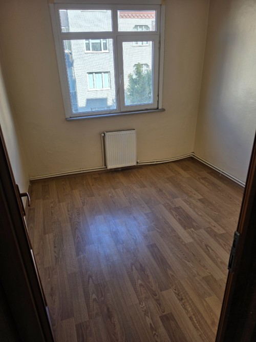 Bekar'a Kiralık Binevler'de Metro'ya 5 Dk 2+1 Arakat Kiralık Daire