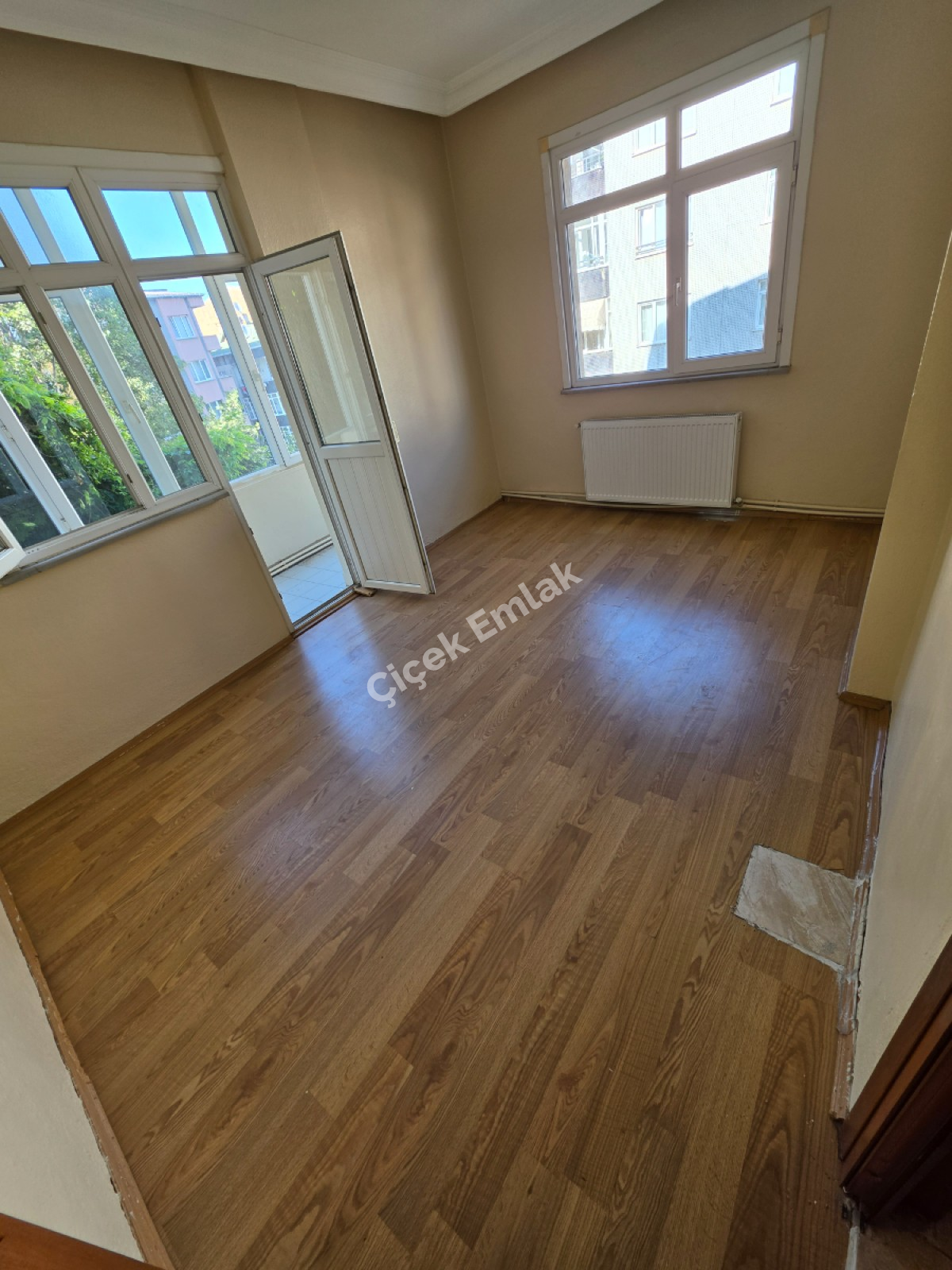 Bekar'a Kiralık Binevler'de Metro'ya 5 Dk 2+1 Arakat Kiralık Daire