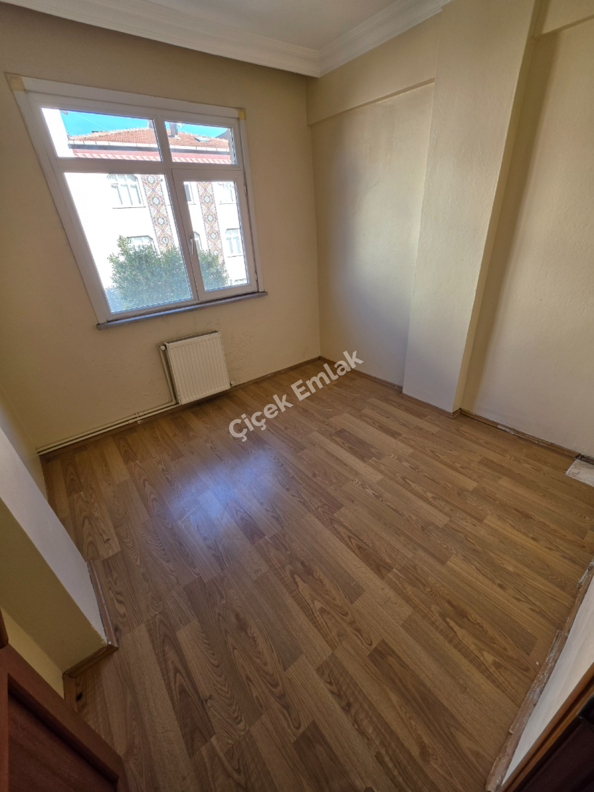 Bekar'a Kiralık Binevler'de Metro'ya 5 Dk 2+1 Arakat Kiralık Daire