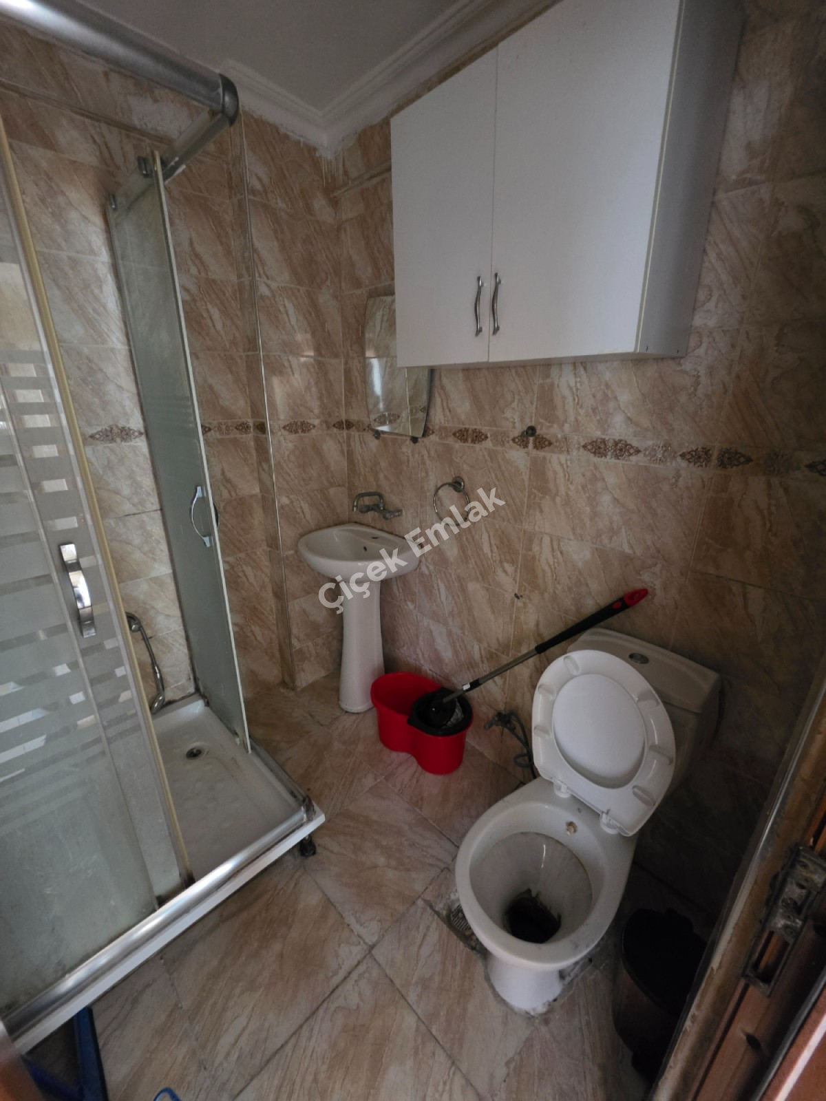 Bekar'a Kiralık Binevler'de Metro'ya 5 Dk 2+1 Arakat Kiralık Daire