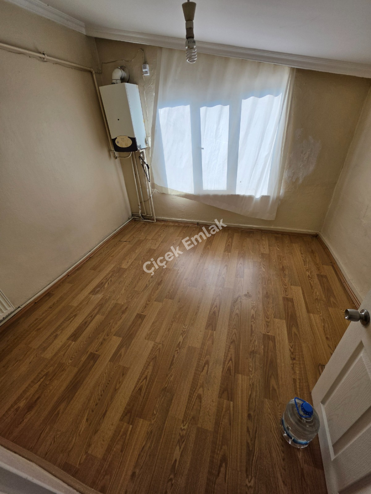 Bekar'a Kiralık Binevler'de Metro'ya 5 Dk  2+1 Teraslı Kiralık Daire.