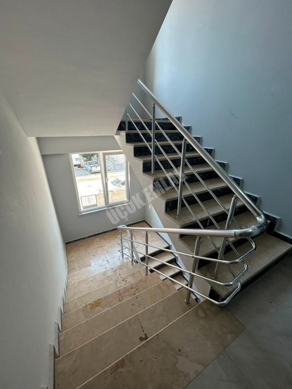 AFYON ÜÇOK EMLAKTAN FATİH MAH 3+1 122M²  SIFIR AYARINDA SATILIK DAİRE 