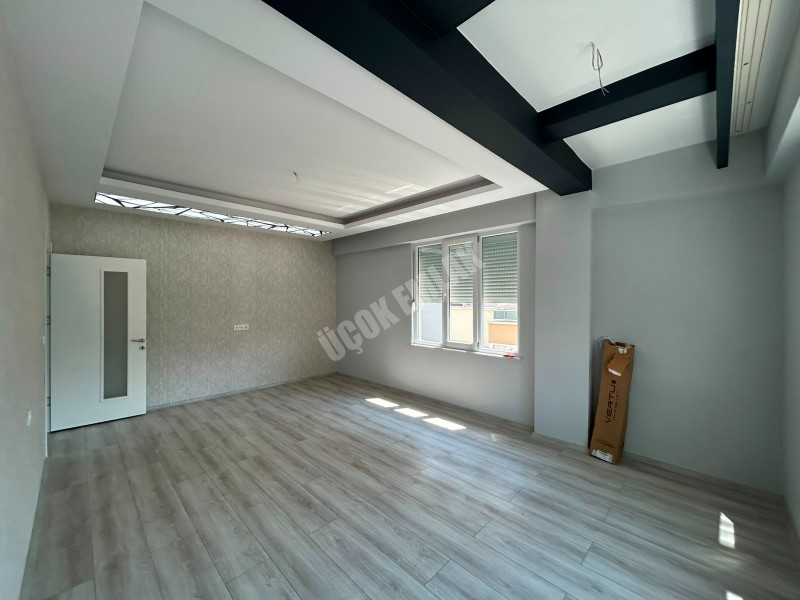 AFYON ÜÇOK EMLAKTAN FATİH MAH 3+1 122M²  SIFIR AYARINDA SATILIK DAİRE 