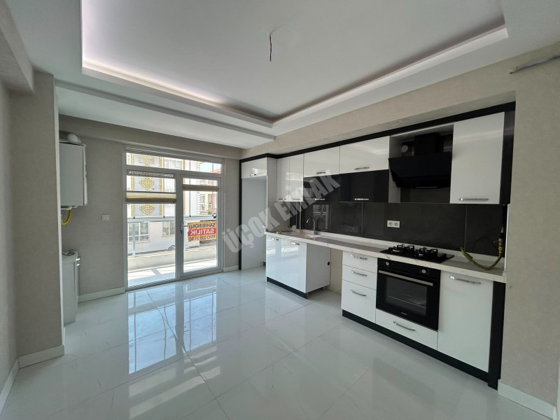 AFYON ÜÇOK EMLAKTAN FATİH MAH 3+1 122M²  SIFIR AYARINDA SATILIK DAİRE 