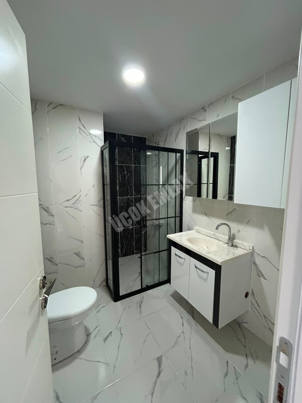 AFYON ÜÇOK EMLAKTAN FATİH MAH 3+1 122M²  SIFIR AYARINDA SATILIK DAİRE 
