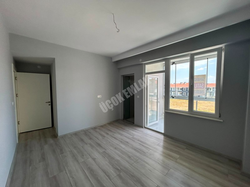 AFYON ÜÇOK EMLAKTAN FATİH MAH 3+1 122M²  SIFIR AYARINDA SATILIK DAİRE 