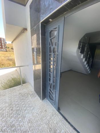 GÜVENAY - ÇORUM GÜLABİBEY MAHALLESI KAPAKLI'DA  2+1 SATILIK DAİRE