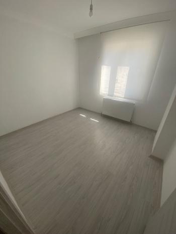 GÜVENAY - ÇORUM GÜLABİBEY MAHALLESI KAPAKLI'DA  2+1 SATILIK DAİRE