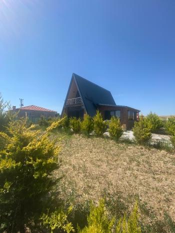 GÜVENAY - ÇORUM ESKİEKİN MEVKİİNDE SATILIK 500 M² BUNGALOVLU HOBİ BAHÇESİ