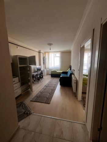 ÜNİVERSİTE BÖLGESİNDE KİRALIK 1+1 EŞYALI DAİRE