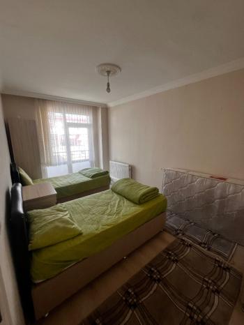 ÜNİVERSİTE BÖLGESİNDE KİRALIK 1+1 EŞYALI DAİRE