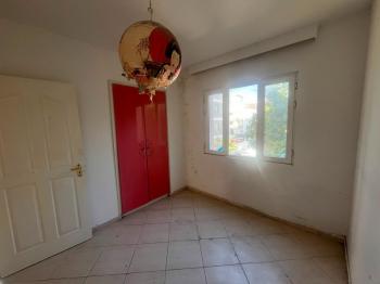 GİRNE MERKEZDE 3+1 SATILIK DAİRE 