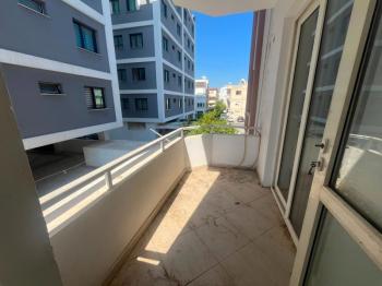 GİRNE MERKEZDE 3+1 SATILIK DAİRE 