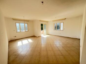 GİRNE MERKEZDE 3+1 SATILIK DAİRE 