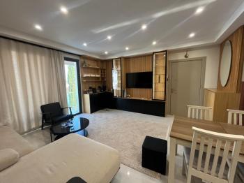 ORTAKÖYDE SATILIK TÜRK MALI  FUL EŞYALI LÜKS DAİRE  