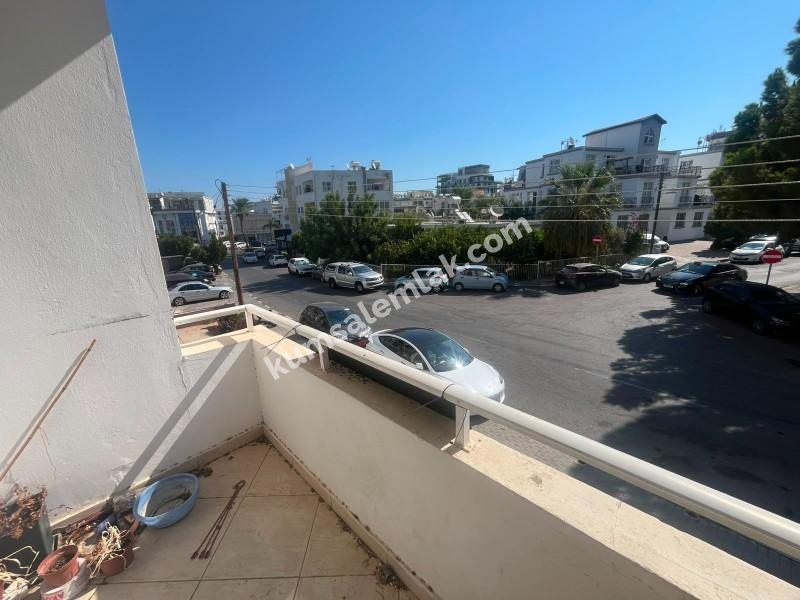 GİRNE MERKEZDE 3+1 SATILIK DAİRE 