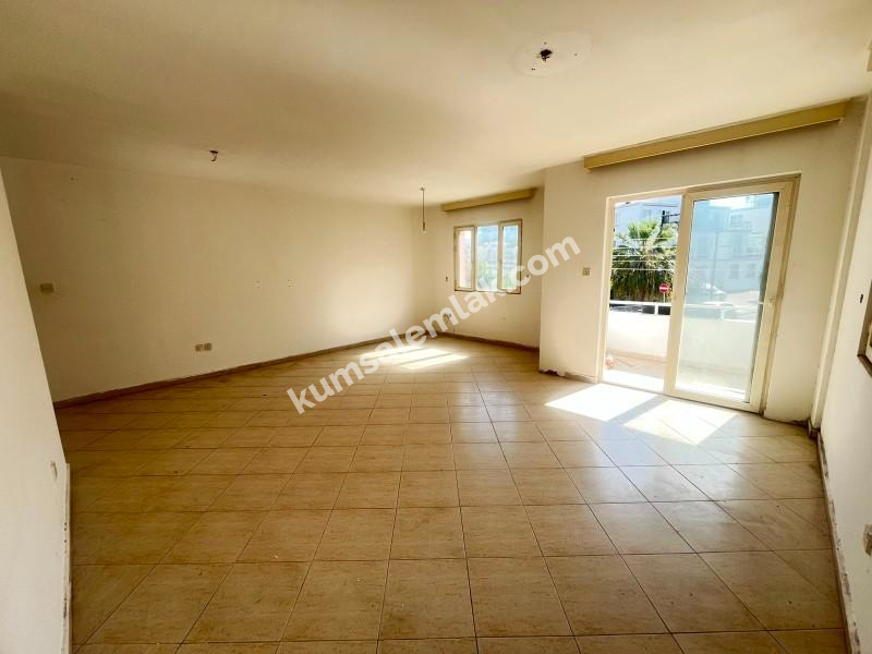 GİRNE MERKEZDE 3+1 SATILIK DAİRE 