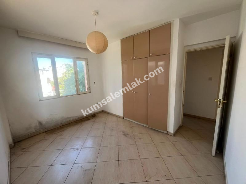 GİRNE MERKEZDE 3+1 SATILIK DAİRE 
