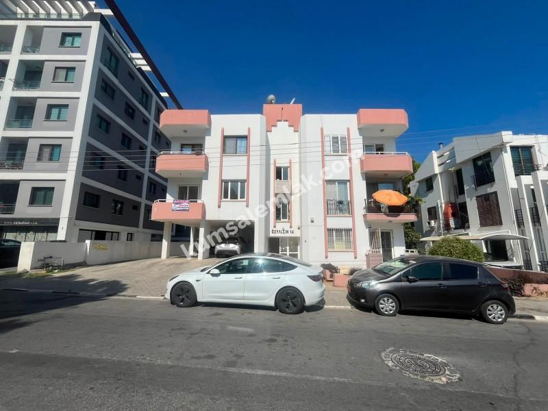 GİRNE MERKEZDE 3+1 SATILIK DAİRE 