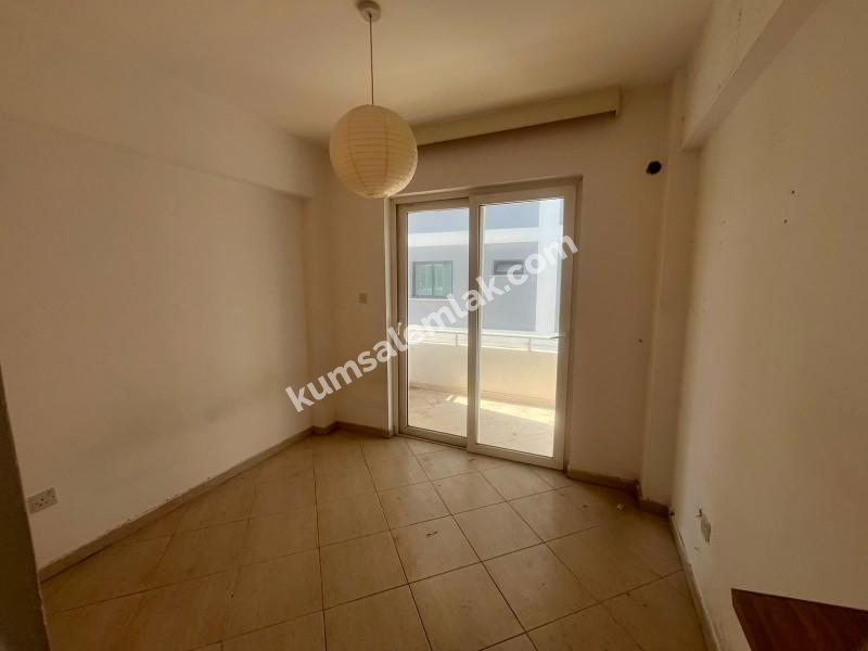 GİRNE MERKEZDE 3+1 SATILIK DAİRE 