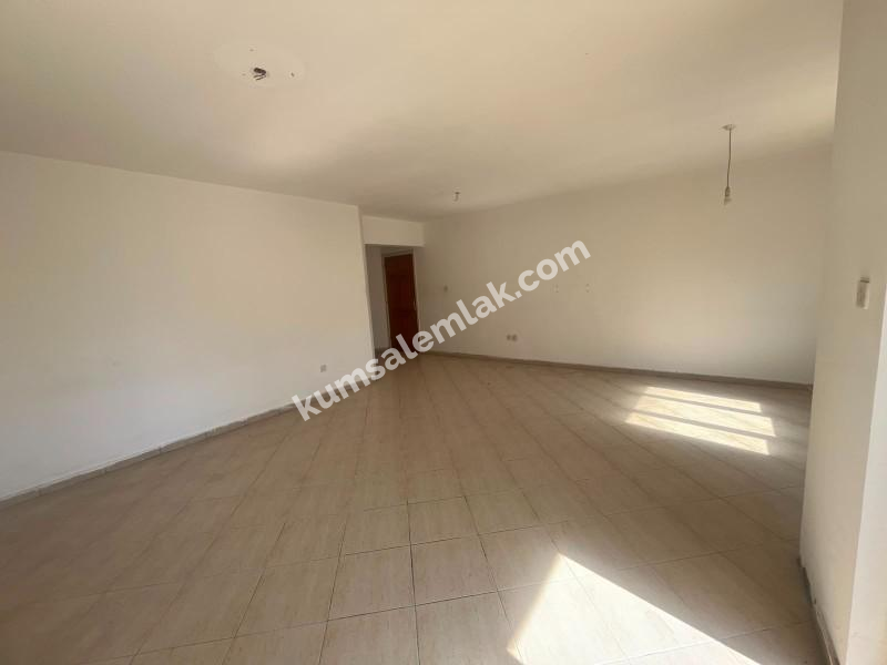 GİRNE MERKEZDE 3+1 SATILIK DAİRE 