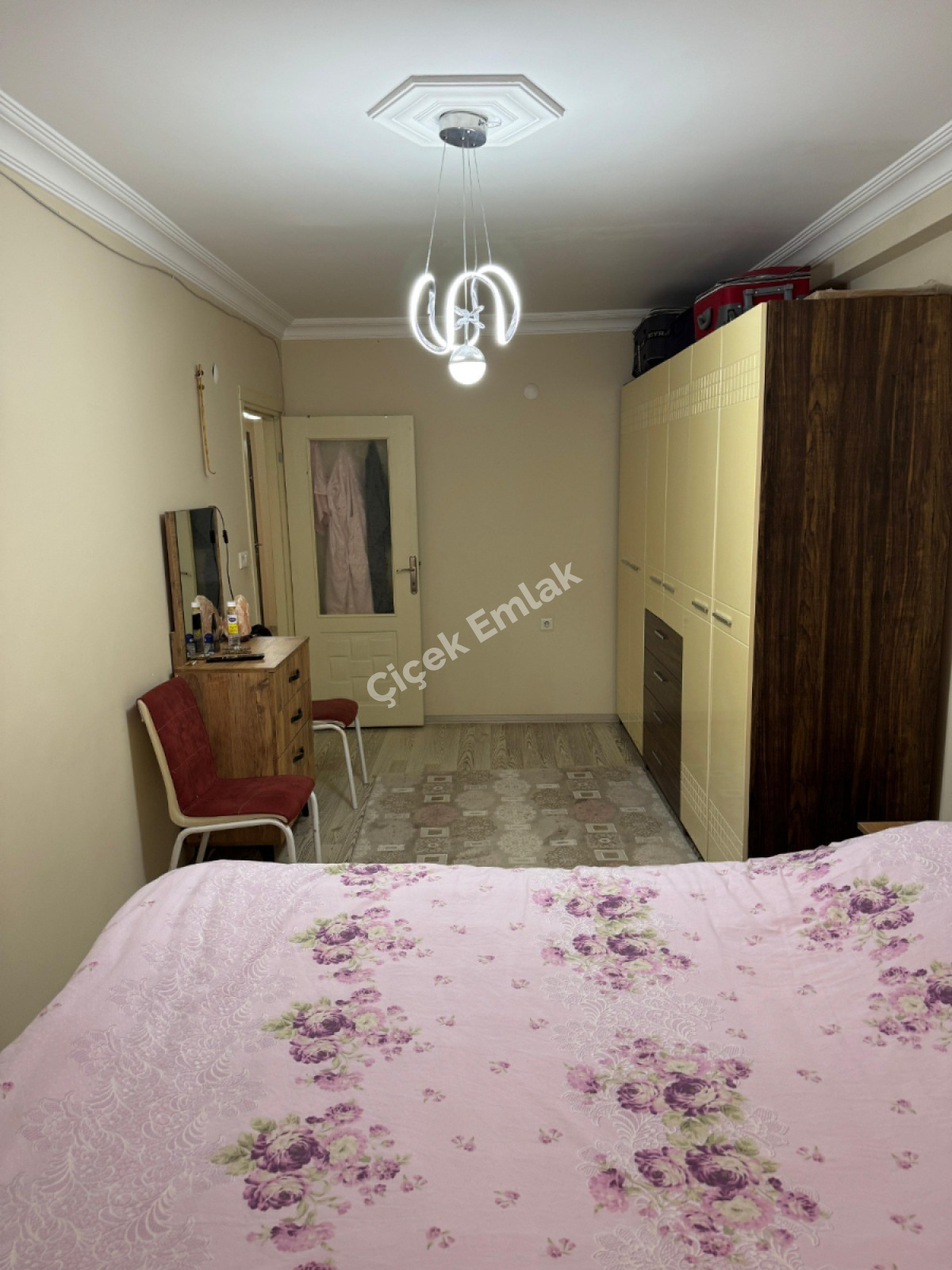 Çırçır'da Sezai Karakoç Caddesinde 110 m2 Asansörlü Satılık Daire