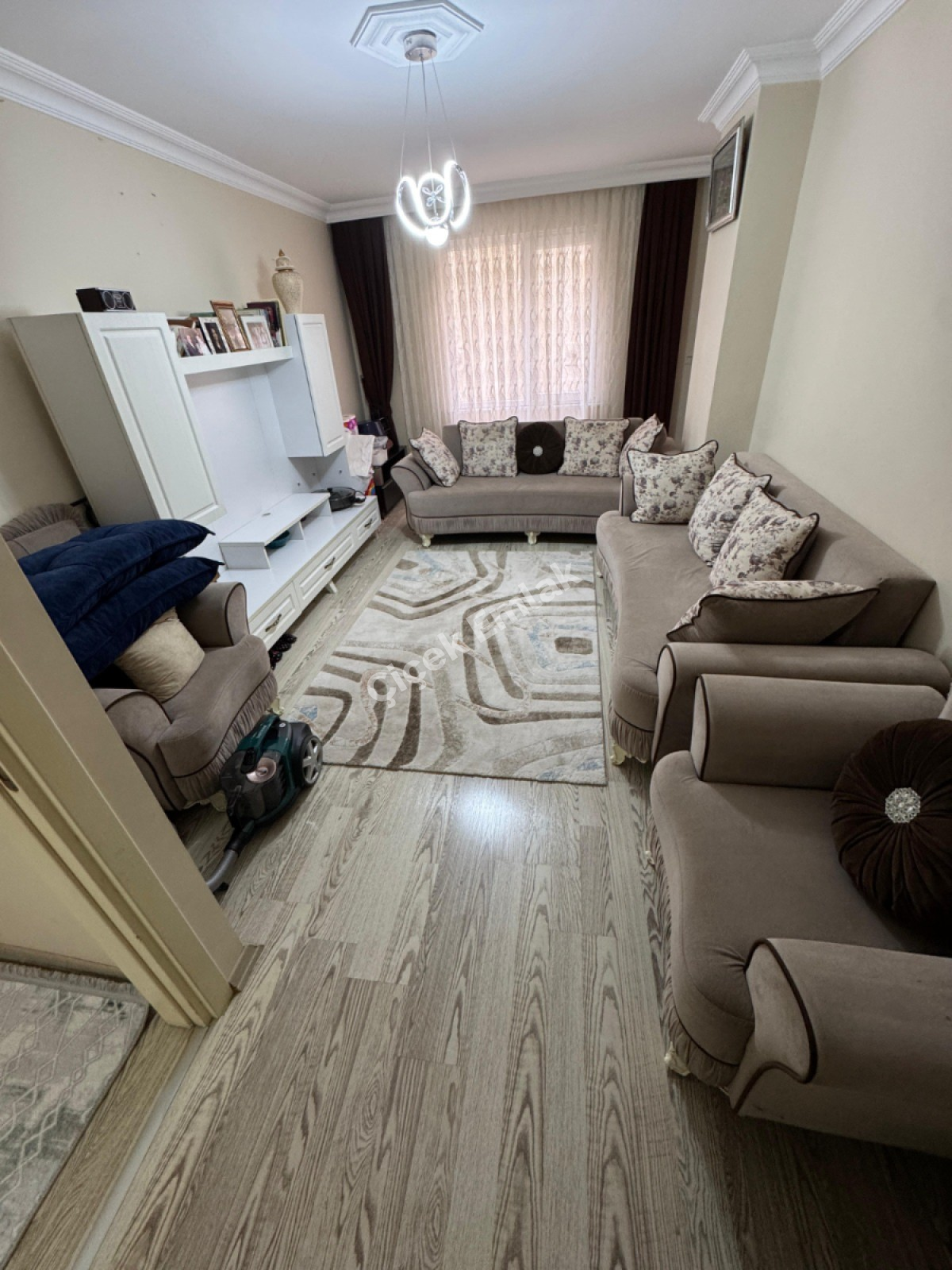 Çırçır'da Sezai Karakoç Caddesinde 110 m2 Asansörlü Satılık Daire