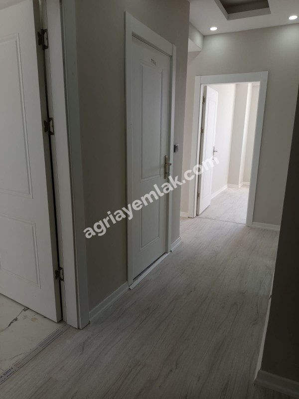FIRAT MAHALLESİ’NDE HASTANE VE ÜNİVERSİTE YAKINI SIFIR LÜKS 2+1 KİRALIK DAİRE