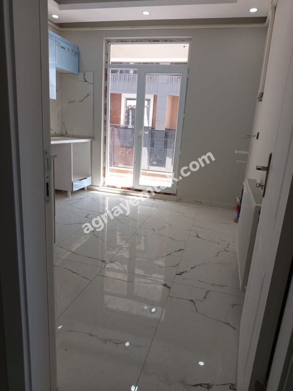 FIRAT MAHALLESİ’NDE HASTANE VE ÜNİVERSİTE YAKINI SIFIR LÜKS 2+1 KİRALIK DAİRE