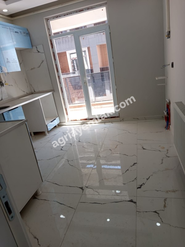 FIRAT MAHALLESİ’NDE HASTANE VE ÜNİVERSİTE YAKINI SIFIR LÜKS 2+1 KİRALIK DAİRE