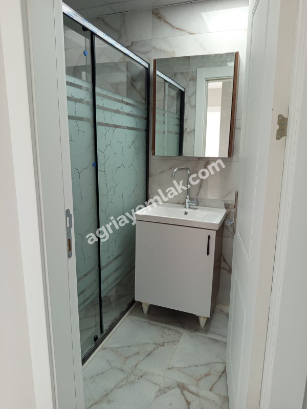 FIRAT MAHALLESİ’NDE HASTANE VE ÜNİVERSİTE YAKINI SIFIR LÜKS 2+1 KİRALIK DAİRE
