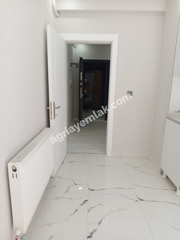 FIRAT MAHALLESİ’NDE HASTANE VE ÜNİVERSİTE YAKINI SIFIR LÜKS 2+1 KİRALIK DAİRE