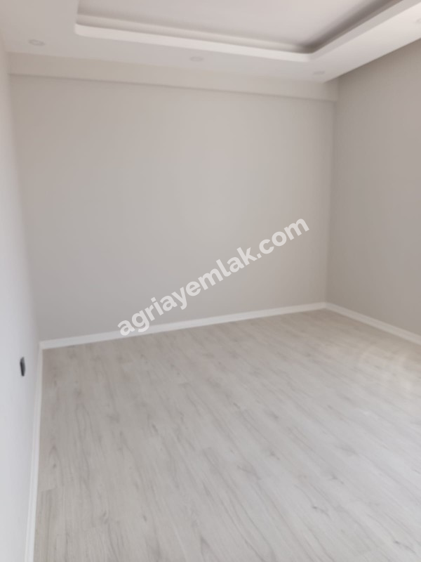 FIRAT MAHALLESİ’NDE HASTANE VE ÜNİVERSİTE YAKINI SIFIR LÜKS 2+1 KİRALIK DAİRE