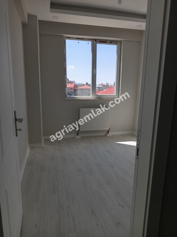 FIRAT MAHALLESİ’NDE HASTANE VE ÜNİVERSİTE YAKINI SIFIR LÜKS 2+1 KİRALIK DAİRE