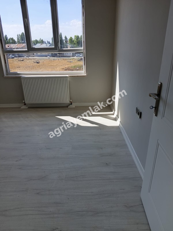 FIRAT MAHALLESİ’NDE HASTANE VE ÜNİVERSİTE YAKINI SIFIR LÜKS 2+1 KİRALIK DAİRE