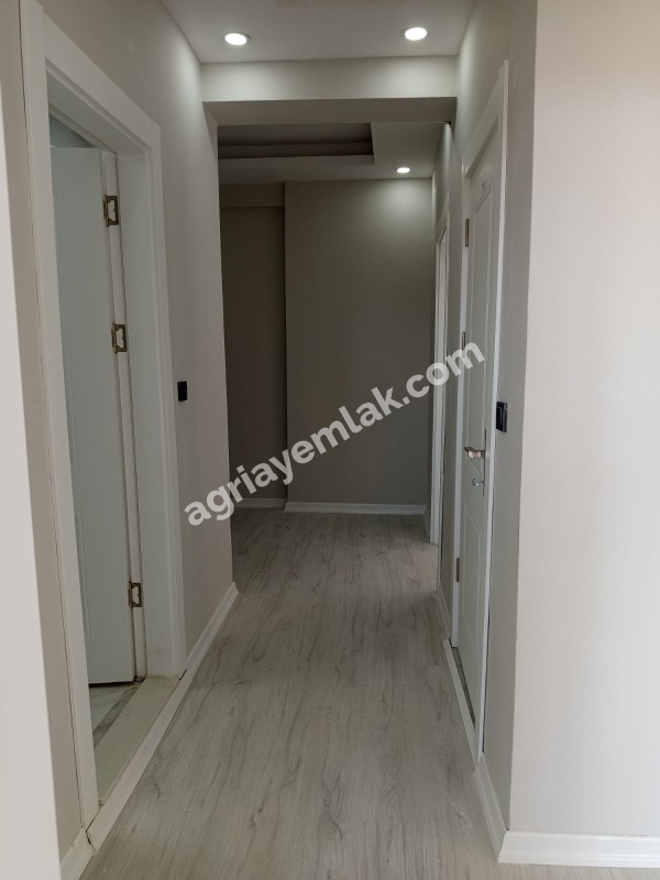 FIRAT MAHALLESİ’NDE HASTANE VE ÜNİVERSİTE YAKINI SIFIR LÜKS 2+1 KİRALIK DAİRE