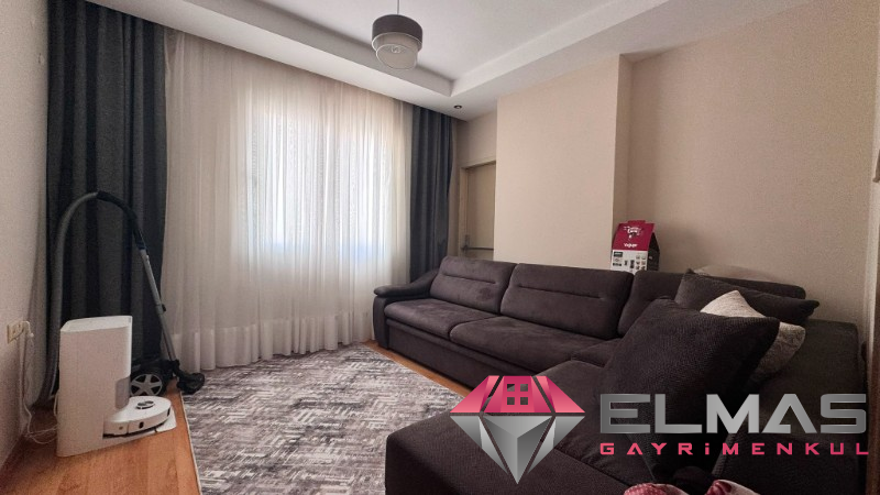 Elmas’tan Üni. Caddesi’nde Sosyal Donatılı Bağımsız Mutfak 2+1