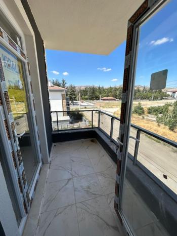 Afyon Üçok Emlaktan Mareşal F Çakmak Mah Kiralık Sıfır Lüx 2+1 3 Kat Daire