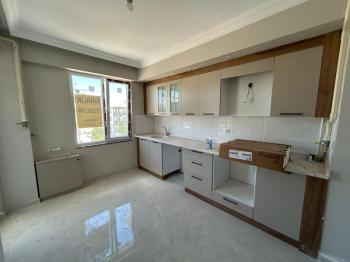Afyon Üçok Emlaktan Mareşal F Çakmak Mah Kiralık Sıfır Lüx 2+1 3 Kat Daire