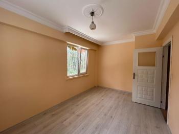 Afyon Üçok Emlaktan Cumhuriyet Mah Merkezde Kiralık 3+1 Temiz Bakımlı Daire