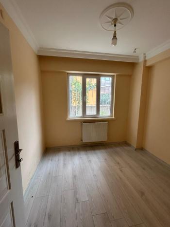 Afyon Üçok Emlaktan Cumhuriyet Mah Merkezde Kiralık 3+1 Temiz Bakımlı Daire