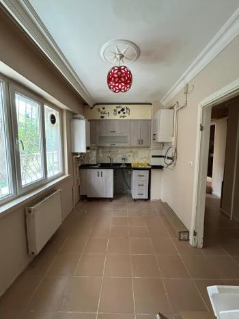 Afyon Üçok Emlaktan Cumhuriyet Mah Merkezde Kiralık 3+1 Temiz Bakımlı Daire