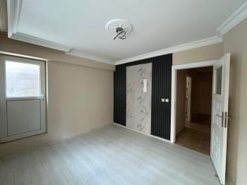 Afyon Üçok Emlaktan Cumhuriyet Mah Merkezde Kiralık 3+1 Temiz Bakımlı Daire